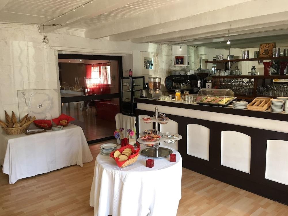 Hostellerie De La Source อาร์ลส์ ภายนอก รูปภาพ