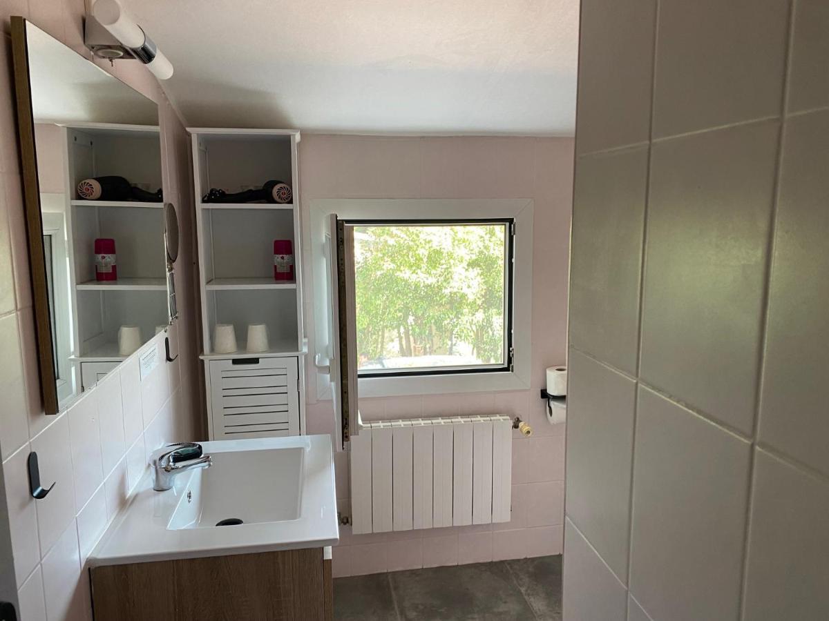 Hostellerie De La Source อาร์ลส์ ภายนอก รูปภาพ