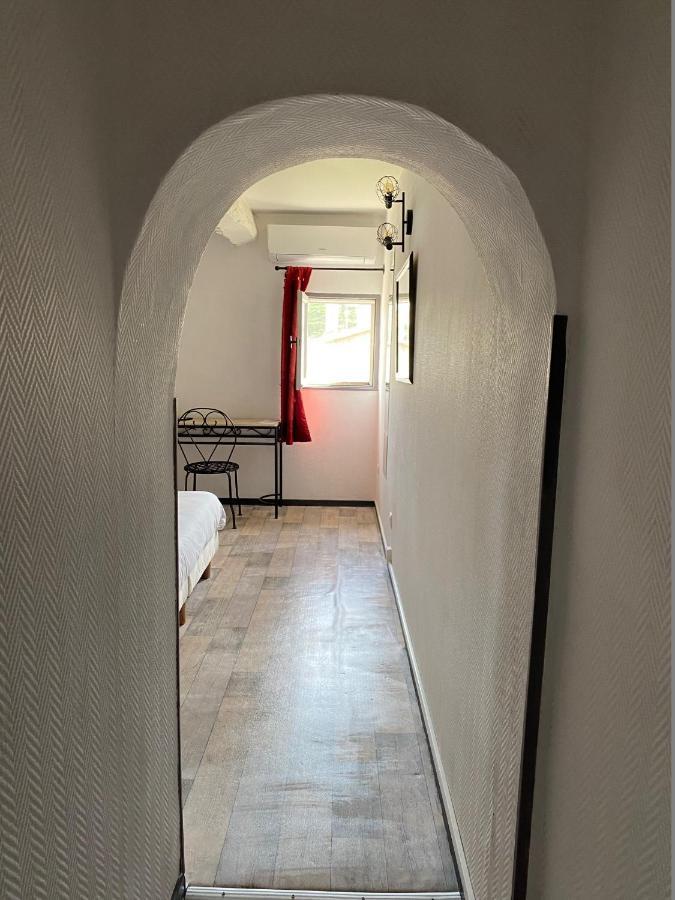 Hostellerie De La Source อาร์ลส์ ภายนอก รูปภาพ