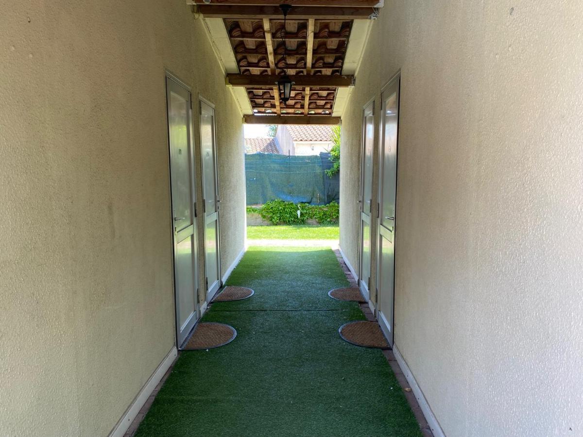 Hostellerie De La Source อาร์ลส์ ภายนอก รูปภาพ